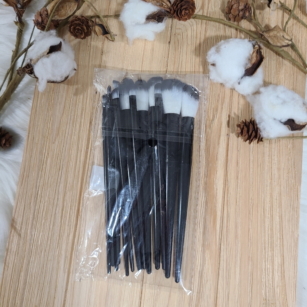 🎉🎉HOST PICK🎉🎉NEW🎉🎉 13PC BLACK AND WHITE Soft and Fluffy Makeup Brush Set - Picture 13 of 15